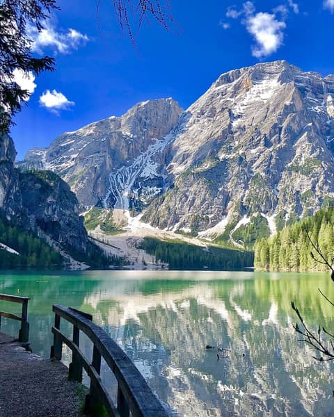 Preview of the demo on a phone: the trip “Italy, Slovenia & Croatia”, with its mountain lake cover.